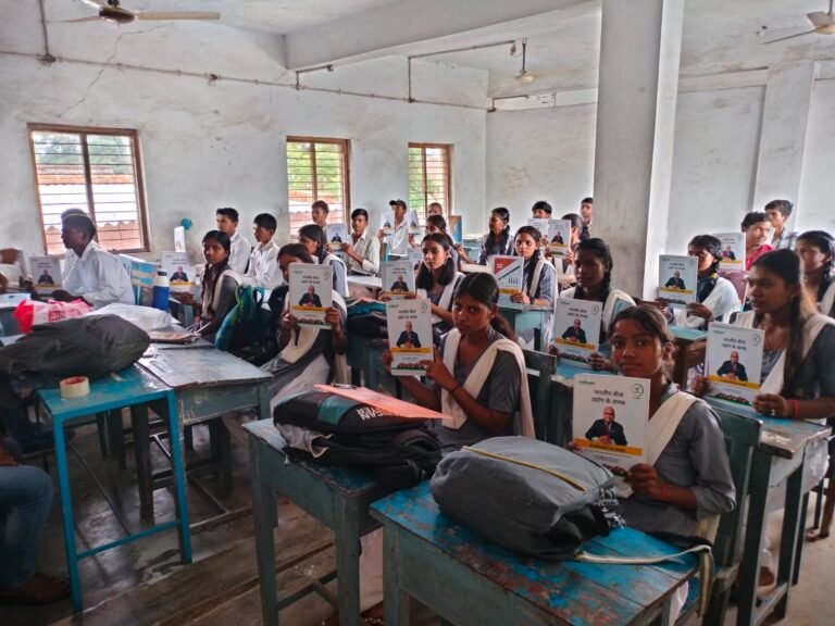 महिको संस्थापक डॉ. बद्रीनारायण आर. बारवाले की जयंती पर आदर्श इंटर कॉलेज में भव्य आयोजन