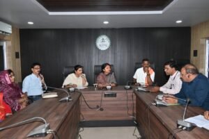 बार्ड बार सफाई व्यवस्था को लेकर महापौर ने शख्त कहा स्वच्छता में किसी तरह की लापरवाही बर्दाश्त नहीं 3 IMG 20260813 WA0251