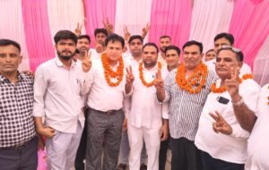 कांठ तहसील बार एसोसिएशन के चुनाव में चौधरी चरन सिंह ढाका अध्यक्ष, शहजाद रफी खान महासचिव निर्वाचित 3 IMG 20260814 WA0000