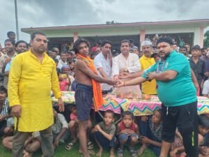 महुली के अखाड़े में पहलवानों ने दिखाया दमखम ,नाग पंचमी पर गूंजा कुश्ती का जयघोष 3 IMG 20260817 WA0057