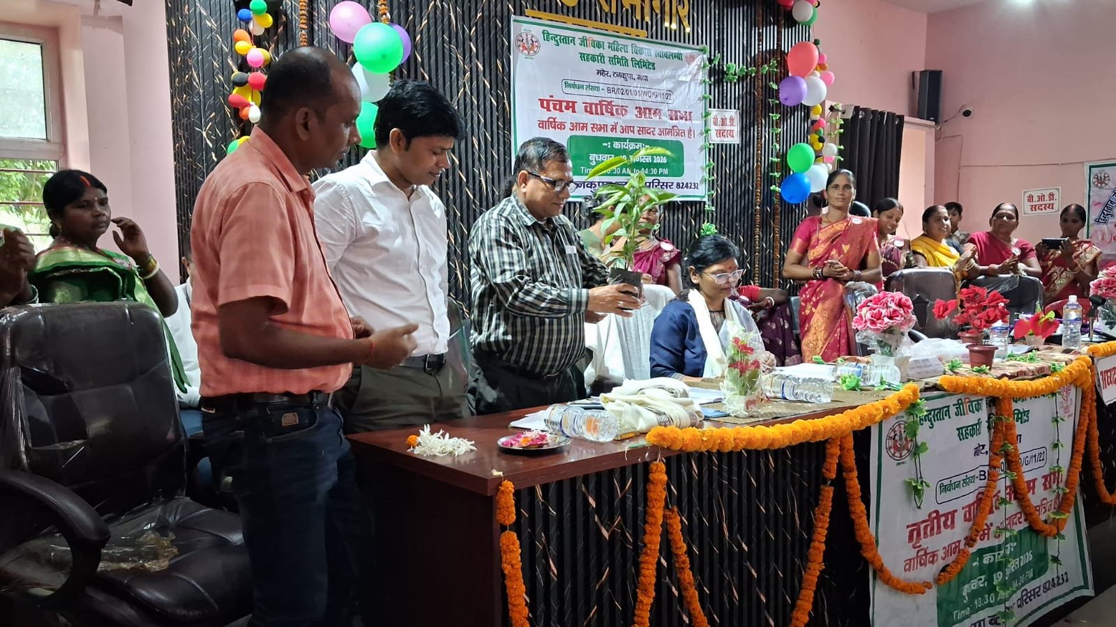 टनकुप्पा में जीविका दीदियों ने आयोजित की वार्षिक आमसभा l 1 IMG 20260819 WA0274