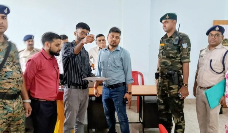 उपायुक्त ने होमगार्ड अभ्यर्थियों के डॉक्यूमेंट वेरिफिकेशन कार्य का किया औचक निरीक्षण