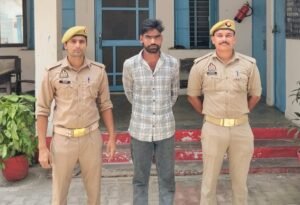 कांठ में बाइक चोरी की दो वारदातों में तीन आरोपी गिरफ्तार, दो बाइकें बरामद 3 IMG 20260826 WA00342