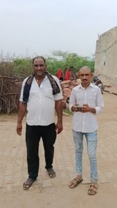 चतराड़ा भाकरी में रतना राम गुजर के पिता श्री स्वर्गिय मेवा राम जी को श्रद्धांजलि देने सैकड़ो लोग निवास पर पहुंचे। 5 IMG20260804125323 01