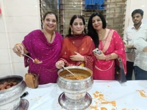 मेहंदी, गीत और संगीत से गूंजा छत्तरपुर का त्यागी चौपाल , महिलाओं ने धूमधाम से मनाया तीज उत्सव 7 IMG20260814191650
