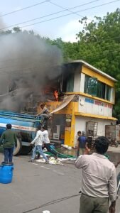 पाली जोधाणा स्वीट में अज्ञात कारणों से लगी आग बड़ा हादसा टला। 6 IMG20260819143052 01