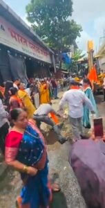 घोडबंदर हाइवे-84 बना मौत का खाई: गड्ढों का साम्राज्य और जनता बेहाल, सत्ता के गलियारों में बैठे हुक्मरान अपनी सियासत में मस्त! 3 IMG 20260806 174911