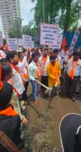 घोडबंदर हाइवे-84 बना मौत का खाई: गड्ढों का साम्राज्य और जनता बेहाल, सत्ता के गलियारों में बैठे हुक्मरान अपनी सियासत में मस्त! 5 IMG 20260806 175408