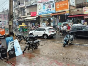 लगातार हो रही बारिश से लोगों का जीवन पर लगी लगाम 2 IMG 20260807 152429860 HDR