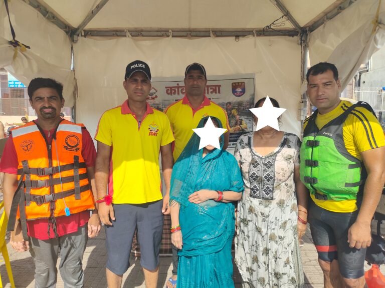 रेस्क्यू सफल, पैर फिसलने की वजह से डूब रही दो महिलाओं को बचाया।