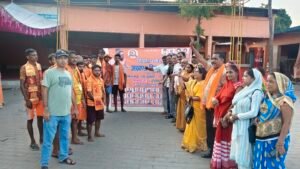 श्रद्धा और भक्ति के साथ निकली कांवड़ यात्रा, कंजा बाबा के पास शिवभक्तों पर हुई पुष्पवर्षा 4 IMG 20260808 175744