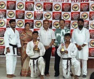 अंतरराष्ट्रीय कराटे प्रतियोगिता में अभिषेक एकेडमी भिलाई के खिलाड़ियों ने 9 स्वर्ण, 7 रजत एवं 4 कांस्य सहित 20 पदक जीतकर बढ़ाया छत्तीसगढ़ और भारत का गौरव 3 IMG 20260808 225832