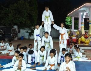 अंतरराष्ट्रीय कराटे प्रतियोगिता में अभिषेक एकेडमी भिलाई के खिलाड़ियों ने 9 स्वर्ण, 7 रजत एवं 4 कांस्य सहित 20 पदक जीतकर बढ़ाया छत्तीसगढ़ और भारत का गौरव 5 IMG 20260808 230109