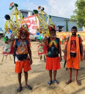 हर हर महादेव के जयकारों के साथ अपने लक्ष्य की ओर बढ़ते हुए कावड़िया 2 IMG 20260809 171611331 HDR
