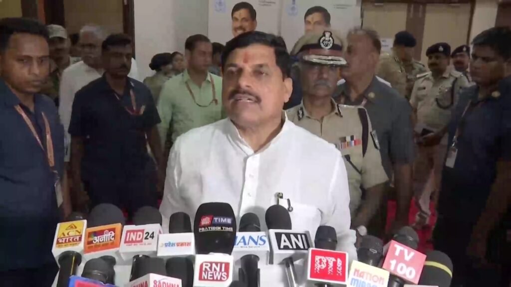 पदोन्नति के लिए पुलिस ने माना प्रदेश के मुखिया का आभार, सीएम डॉ. मोहन बोले- सरकार आपके लिए सबकुछ करेगी। 2 IMG 20260811 11453055