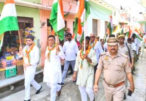 कांठ नगर में निकली भव्य तिरंगा यात्रा, भारत माता के जयकारों से गूंजा क्षेत्र 2 IMG 20260812 1123236852