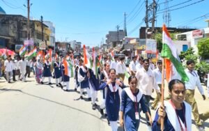 कांठ नगर में निकली भव्य तिरंगा यात्रा, भारत माता के जयकारों से गूंजा क्षेत्र 5 IMG 20260812 1136231512