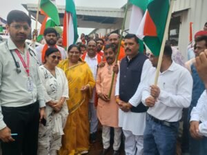 हर घर तिरंगा अभियान के तहत सारंगी में निकली तिरंगा यात्रा, कैबिनेट मंत्री निर्मला भूरिया हुईं शामिल 4 IMG 20260813 141310999 HDR