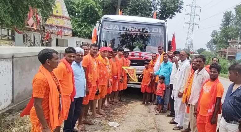 बाबा नगरी दूर है, जाना जरूर है… बोल बम के जयघोष से गूंजा जोरूखाड़