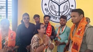 स्वतंत्रता दिवस पर अखंड हिंदू वाहिनी की भव्य तिरंगा यात्रा, 12 स्थानों पर हुआ ध्वजारोहण 10 IMG 20260815 101108