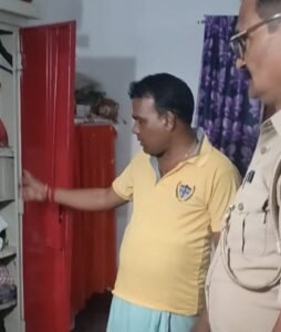 बाउंड्री फांदकर ग्राम प्रधान के घर चोरी, परिवार में दहशत 3 IMG 20260816 145548