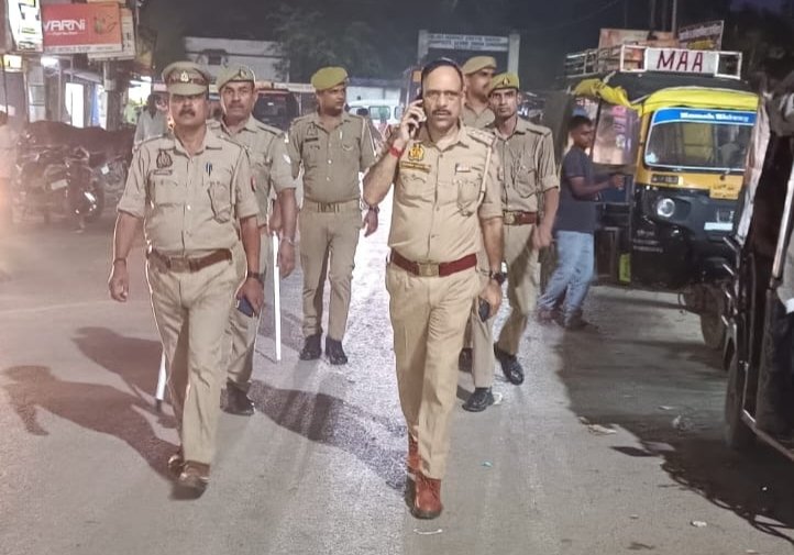 चार्ज संभालते ही सड़क पर उतरे नवागत कोतवाल विश्वनाथ प्रताप सिंह, नगर में किया भ्रमण