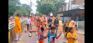 टीकमगढ़ जिले के पलेरा तहसील में श्रद्धालुओं के द्वारा निकाली गई भव्य कावड़ यात्रा 6 Screenshot 20260810 115624