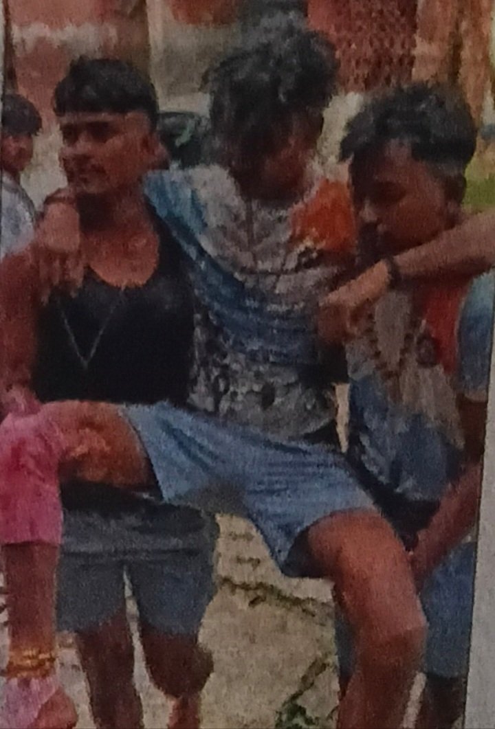 फॉर्च्यूनर की टक्कर से तीन कांवड़िये घायल, मथुरा रेफर 3 Screenshot 20260812 213801 Gallery 1