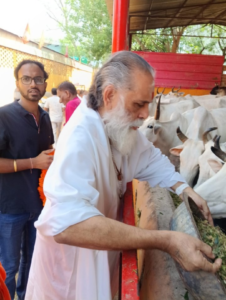 श्री अनाथ गौशाला के प्रागंण मे आज भगवत गीता का विश्व मे प्रचार प्रसार करने व भगवत गीता की राह पर चलकर लाखो लोगो का जीवन सवारने वाले भारत देश के ही नही अपीतु अन्तर्राष्ट्रीय परमपूज्य महान संत श्री श्री 1008 गीता मनीषी ज्ञानानंद जी महाराज ने गौमाता की सेवा मे हरि चरि की गौ सवामणी की*। 2 Screenshot 20260813 122422 WhatsApp