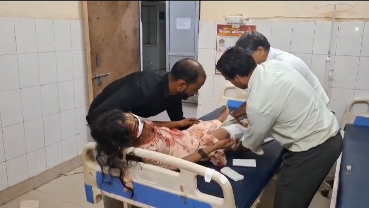 हाथरस सासनी में टेंपो बाइक की भिड़ंत, 2 की मौतः युवती गंभीर घायल, तेरहवीं कार्यक्रम से लौटते समय हादसा 13 Screenshot 20260831 212813 X