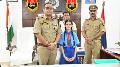 बड़ी खबर | सहारनपुर पुलिस कार्यालय में गूंजा रक्षाबंधन का स्नेह, नन्हे-मुन्ने बच्चों ने पुलिस अधिकारियों की कलाई पर बांधी राखी 8 WhatsApp Image 2026 08 27 at 1.28.20 PM
