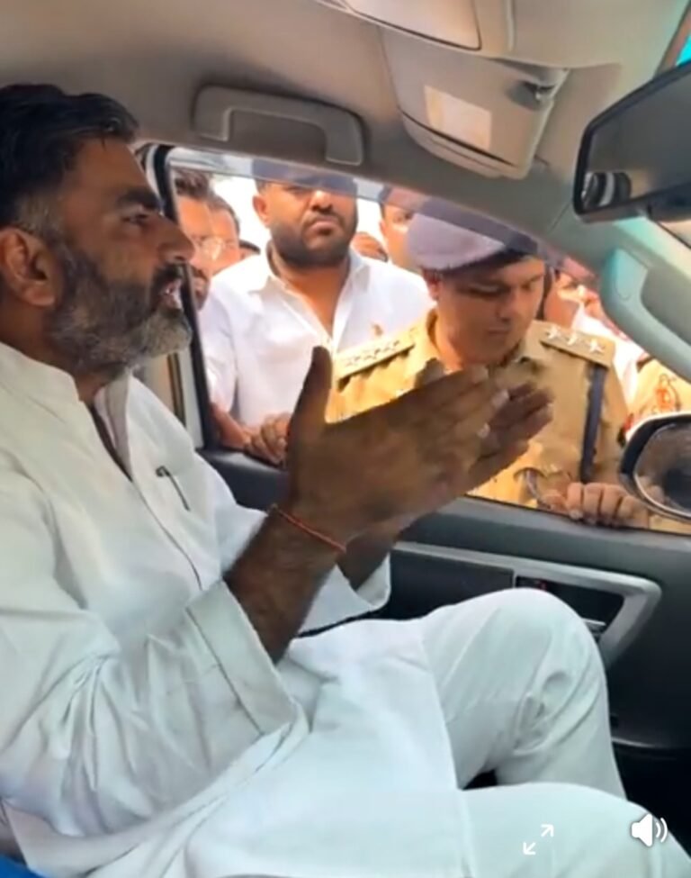 भारत देश में क्या सरकार द्वारा लोकतंत्र मूल्यों का हनन किया जा रहा है।