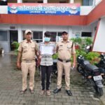 प्रभारी चौकी बाजार पुष्कर सिंह चौहान की टीम की बड़ी कार्रवाई, तमंचे-कारतूस के साथ आरोपी गिरफ्तार।