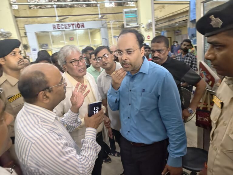मगध मेडिकल अस्पताल में व्यवस्था सुधार को लेकर डीएम सख्त l