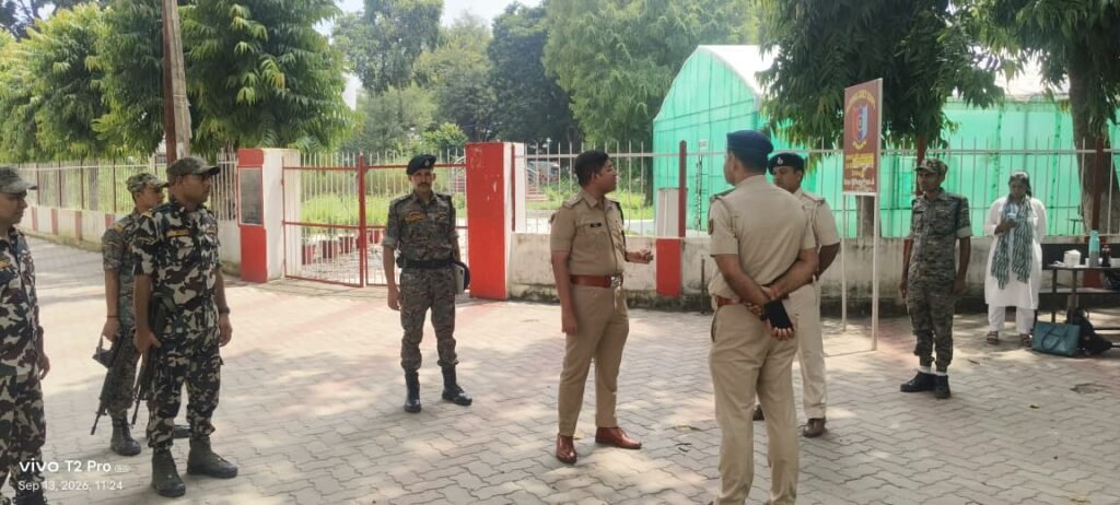 आज नगर पुलिस अधीक्षक गया द्वारा संघ लोक सेवा आयोग UPSC नई दिल्ली द्वारा आयोजित NDA and NA Examination ll एवं CDS ll Examination -2 026के मद्देनजर परीक्षा केंद्रों का निरीक्षण कियाl - गया, बिहार