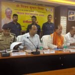 आगामी पितृपक्ष मेला के मद्देनजर आज जिला परिषद गया में कृषि मंत्री बिहार सरकार विजय कुमार सिन्हा एवं जिले के वरीय पदाधिकारियों की उपस्थिति में बैठक आयोजित की गई l