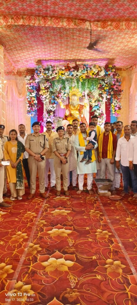 विश्वकर्मा पूजा के पावन अवसर पर गया पुलिस लाइन में विधि विधानपूर्वक पूजा अर्चना का आयोजन किया गया l 1 विश्वकर्मा पूजा के पावन अवसर पर गया पुलिस लाइन में विधि विधानपूर्वक पूजा अर्चना का आयोजन किया गया l - गया, बिहार