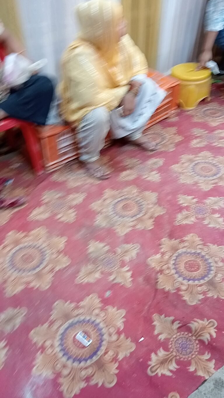 उत्तर प्रदेश कानपुर नगर थाना चकेरी जगाई गुड बिल्डिंग के राजा श्री गणेश महोत्सव बड़े धूमधाम से मनाया जा रहा है