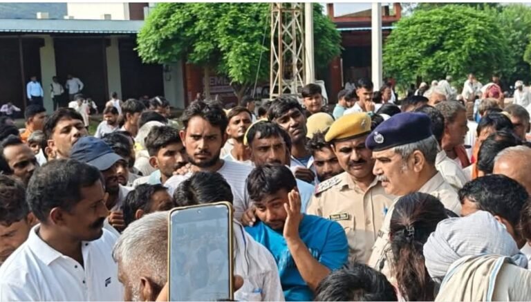 सड़क दुर्घटना में दो लोगो की मौत, पुलिस देर से आने पर जन अक्रोस लगाया जाम