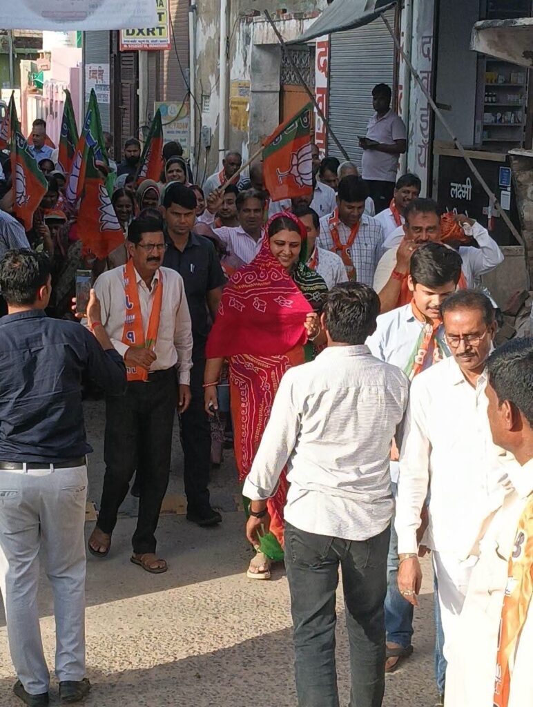 कठूमर में साख की जंग पार्षद चुनाव में उतरी सरकार, मुख्य मंत्री से लेकर मंत्री तक प्रचार में 1 कठूमर में साख की जंग पार्षद चुनाव में उतरी सरकार, मुख्य मंत्री से लेकर मंत्री तक प्रचार में - ALWAR, राजस्थान