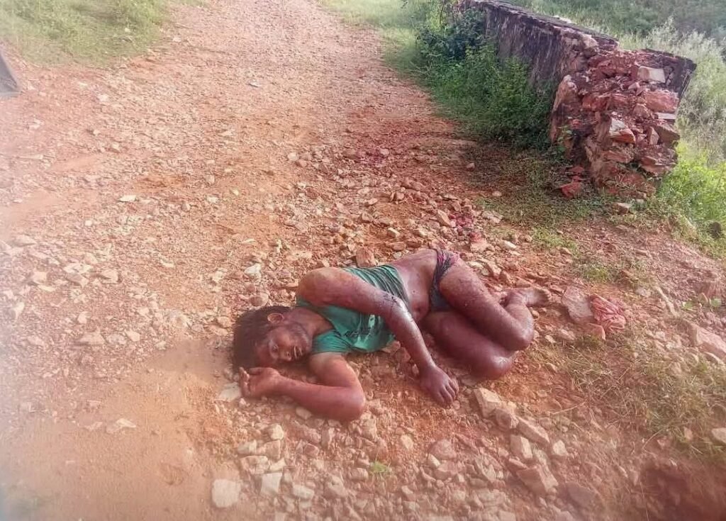 टोडाभीम: कालेज के पीछे मिला युवक का शव, सांसद भजनलाल जाटव ने की निष्पक्ष जांच की मांग 1 टोडाभीम: कालेज के पीछे मिला युवक का शव, सांसद भजनलाल जाटव ने की निष्पक्ष जांच की मांग - KARAULI, राजस्थान