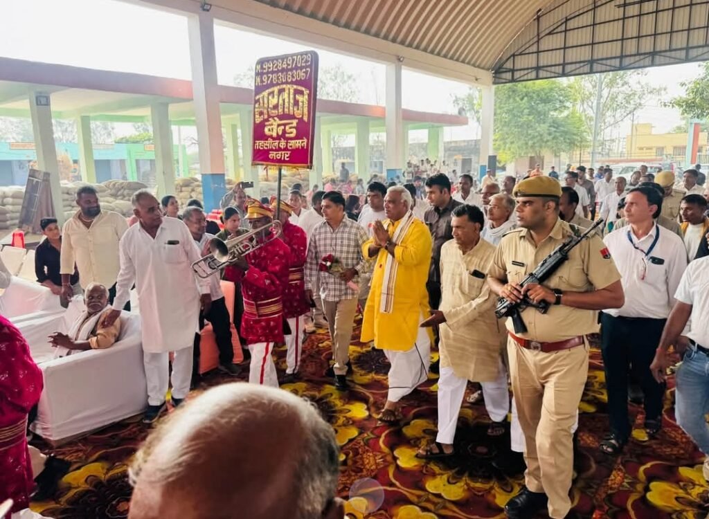 गृह राज्य मंत्री जवाहर सिंह ने ब्रज नगर में किया 70वी राज्य स्तरीय कुश्ती प्रतियोगिता का शुभारंभ 1 गृह राज्य मंत्री जवाहर सिंह ने ब्रज नगर में किया 70वी राज्य स्तरीय कुश्ती प्रतियोगिता का शुभारंभ - डीग, राजस्थान