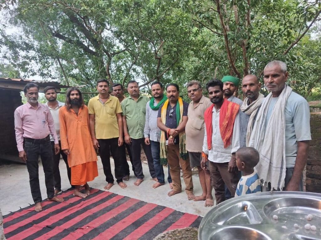 किसानों ने फिर भरी हुंकार 1 किसानों ने फिर भरी हुंकार - MAHOBA, उत्तर प्रदेश