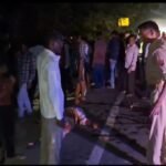 हाथरस में भीषण सड़क हादसा: टेंपो-बाइक की आमने-सामने भिड़ंत, दो की मौत, युवती गंभीर