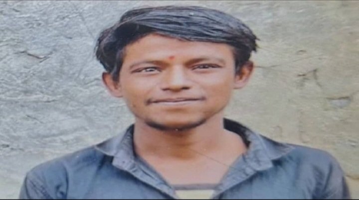 हाथरसः परिवार में दूसरा दुखद हादसा, युवक ने गले में बेल्ट का फंदा लगाकर दी जान, बड़े भाई ने भी की थी आत्महत्या