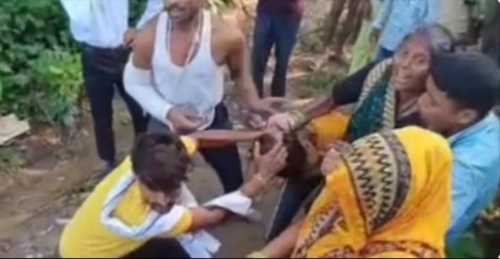हाथरस में बच्चों से मारपीट का वीडियो वायरल, जांच में जुटी पुलिस