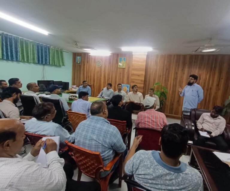 सिद्धार्थनगरः कोषागार में प्रशिक्षण कार्यक्रम आयोजित, कर्मचारियों को जीपीएफ और वेतन आहरण की दी गई जानकारी