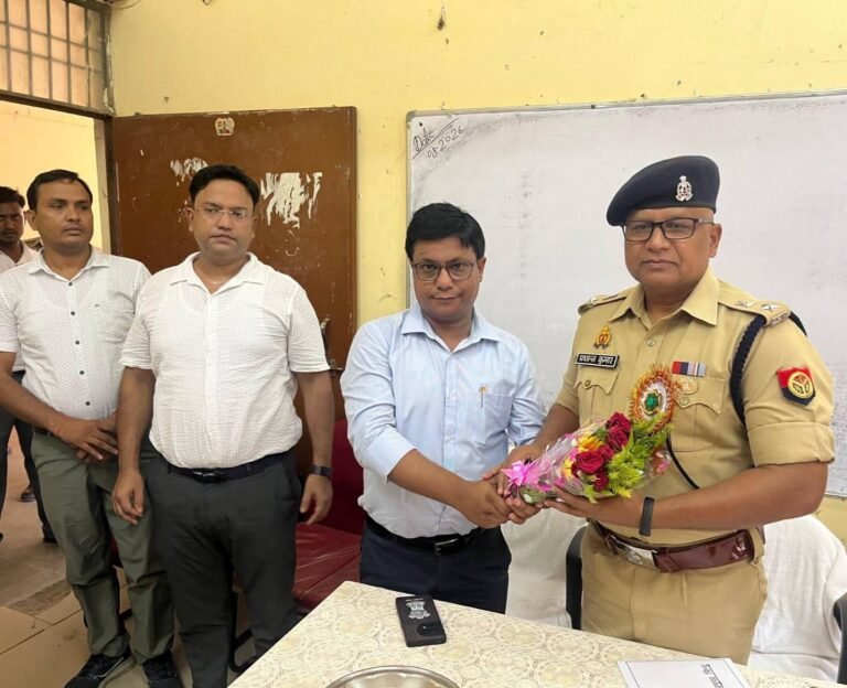 विद्यार्थी संवाद कार्यक्रम में पहुंचे एएसपी, छात्रों को कैरियर और साइबर सुरक्षा का पढ़ाया पाठ