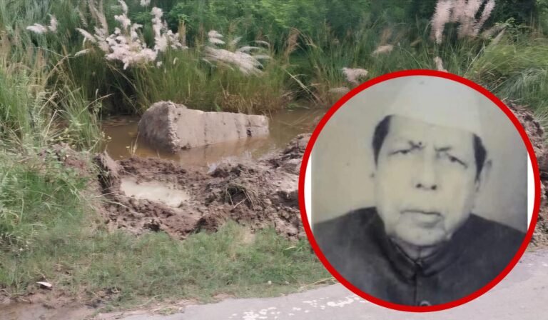 स्मृति द्वार का फाउंडेशन उखाड़ा ठेकेदार ने दी तहरीर। स्वतंत्रता संग्राम सेनानी के नाम हो रहा था स्मृति द्वार का निर्माण