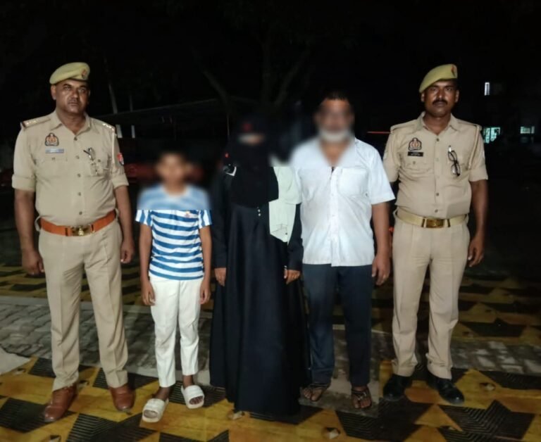 थाना माहाना पुलिस टाम द्वारा गुमशुदा 12 वषाय बालक का 24 घण्टे के अन्दर सकुशल बरामद कर परिजनों को किया गया सुपुर्द।